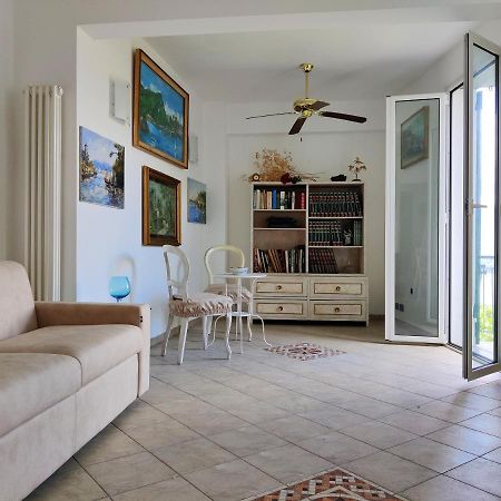 Tra Sole & Mare Apartment Zoagli Bagian luar foto